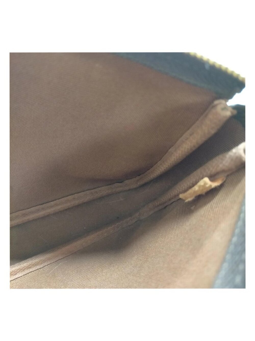 Authentic Louis Vuitton Pochette Accessoires Monogram Canvas Shoulder Bag - Picture 14 of 16